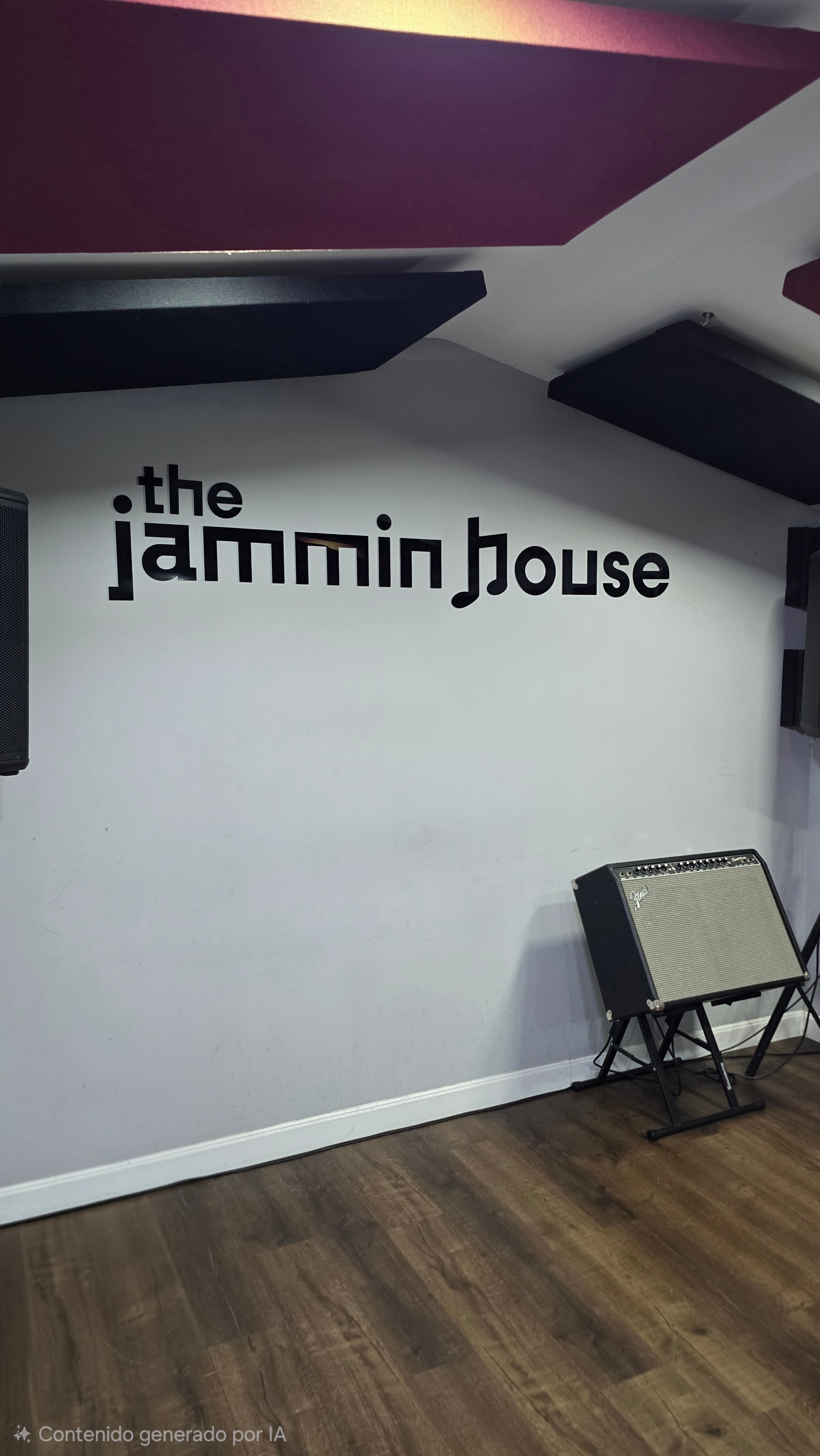 The Jammin House — interior sala de ensayo