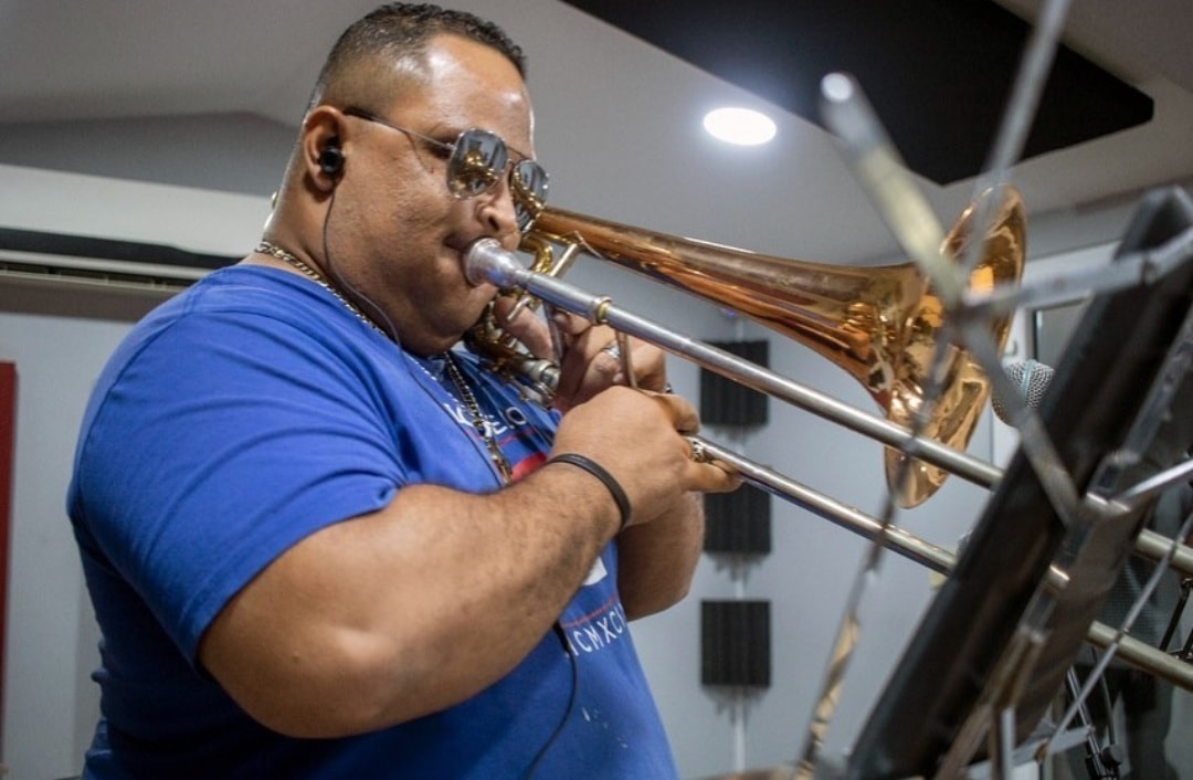 The Jammin House — banda en el estudio